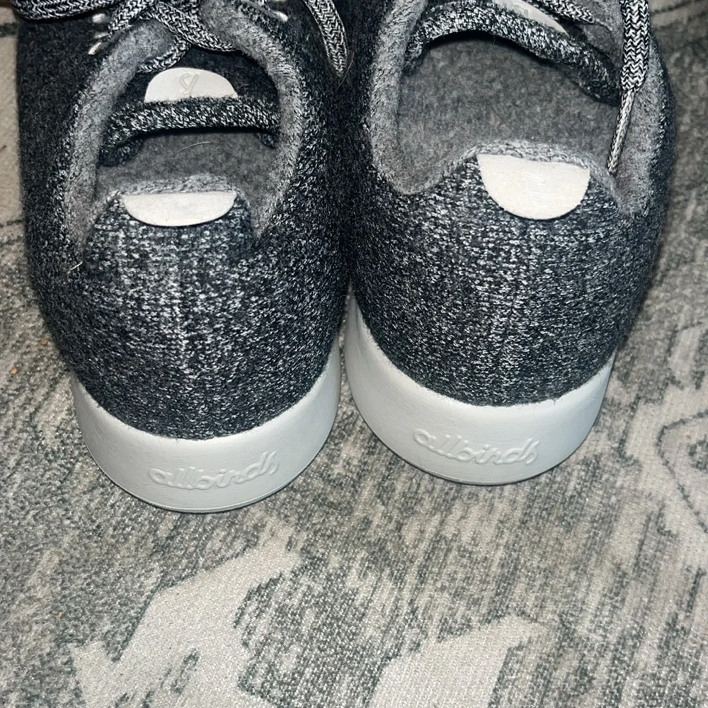 Allbirds women’s Gray wool runners Sneakers size 8